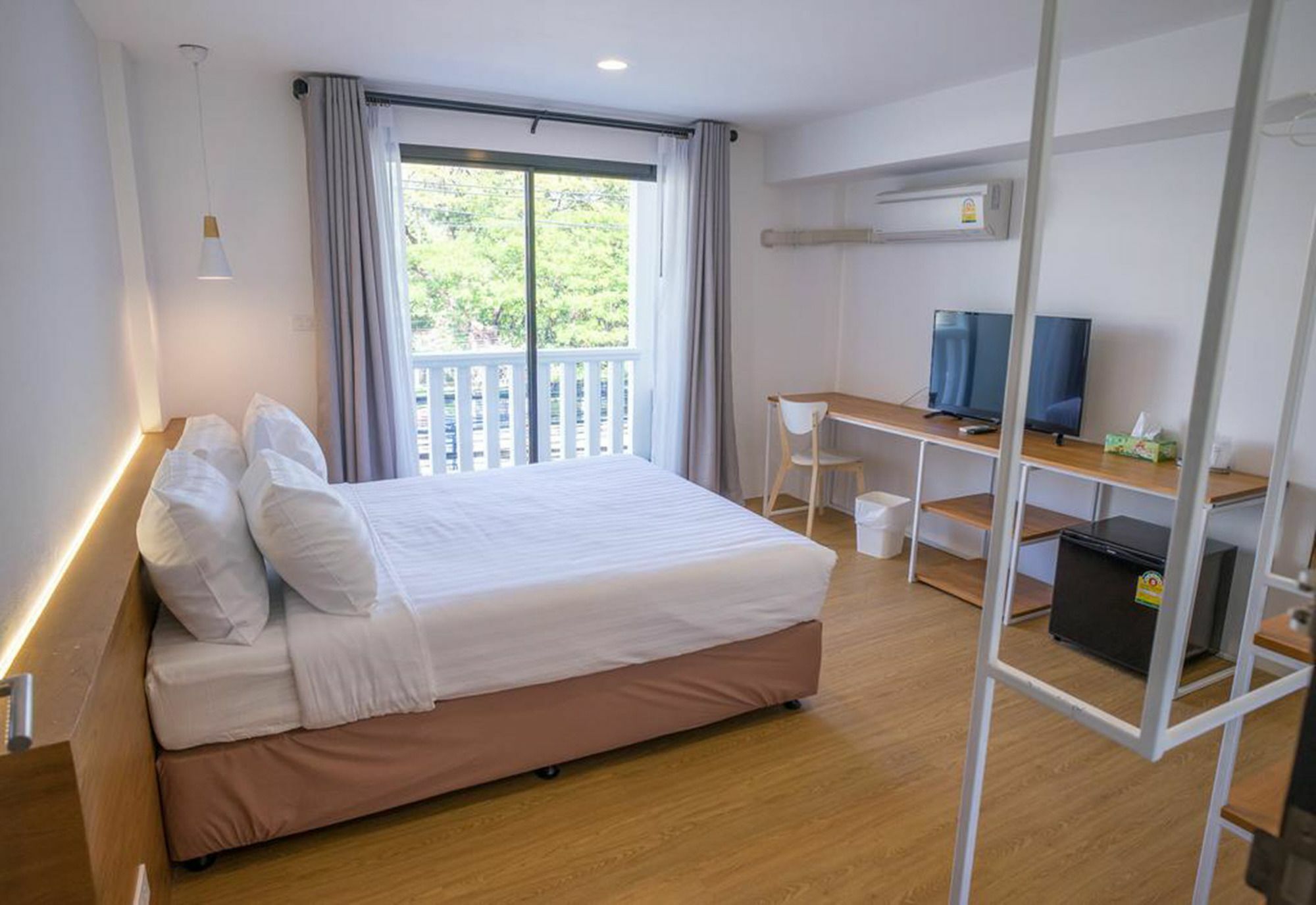 Hotel 7 Days Asleep Chiang Mai Esterno foto